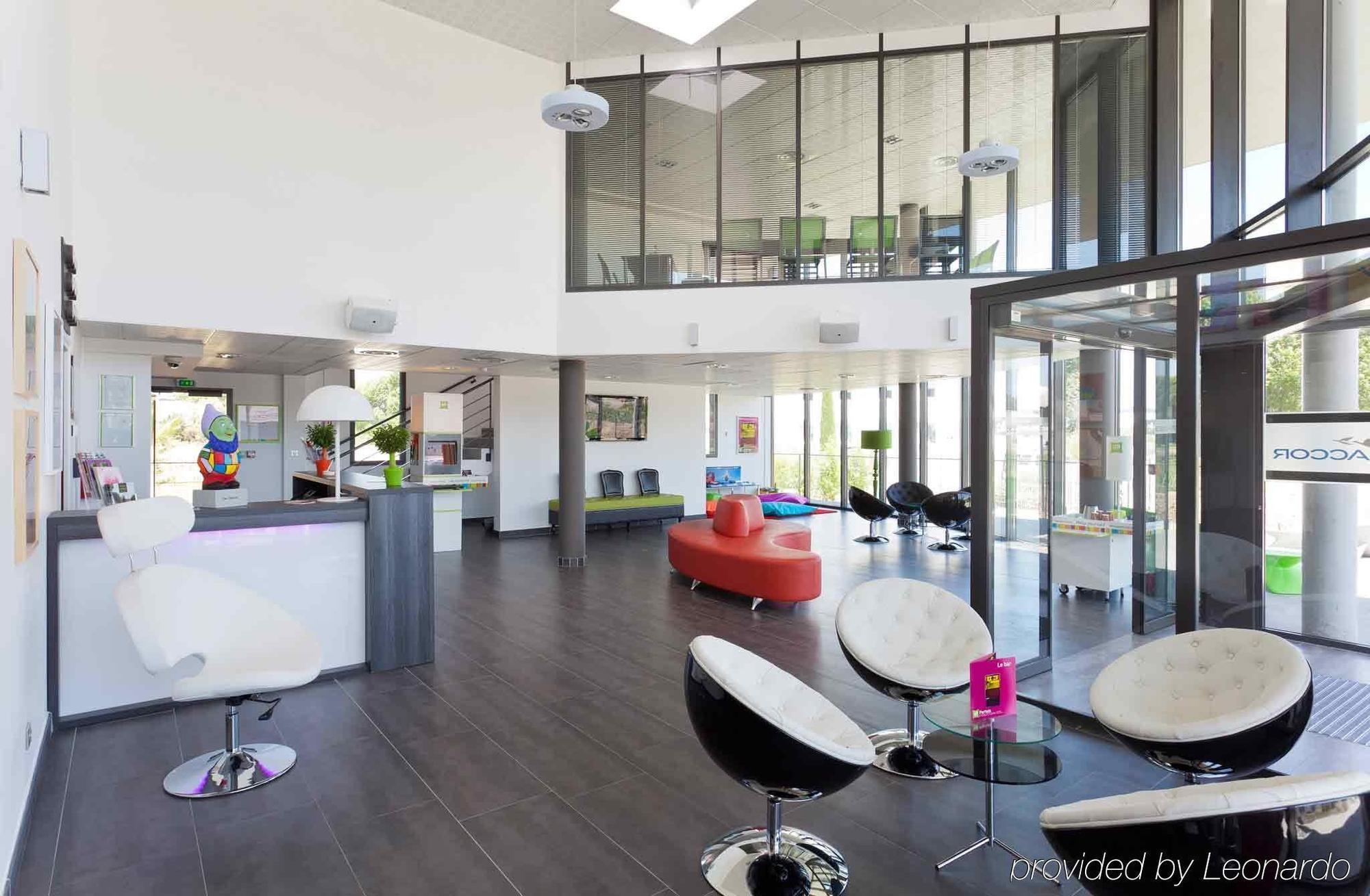 Ibis Styles Pertuis Portes Du Luberon المظهر الداخلي الصورة