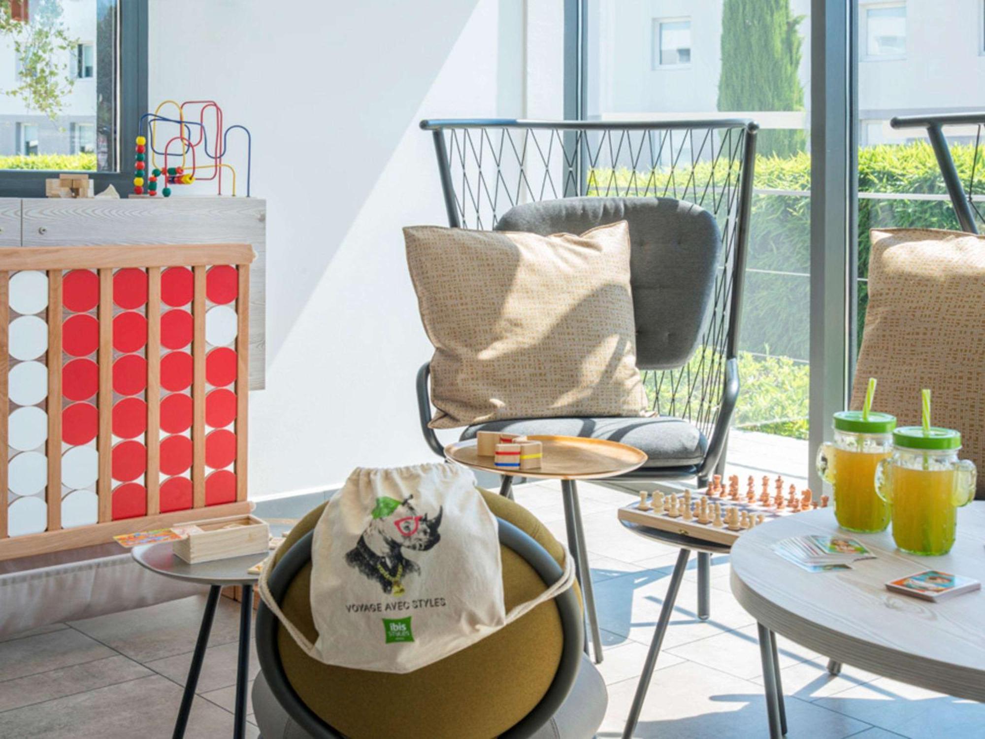Ibis Styles Pertuis Portes Du Luberon المظهر الخارجي الصورة