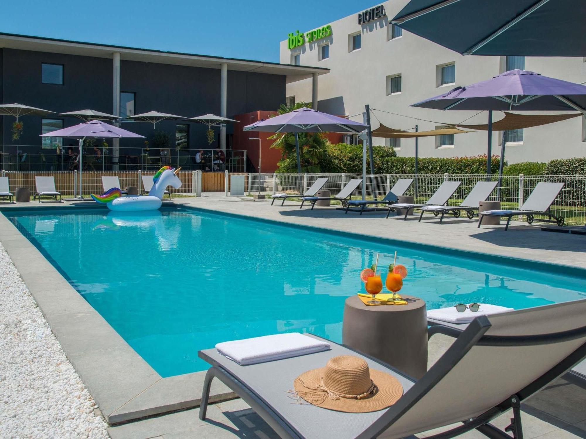 Ibis Styles Pertuis Portes Du Luberon المظهر الخارجي الصورة